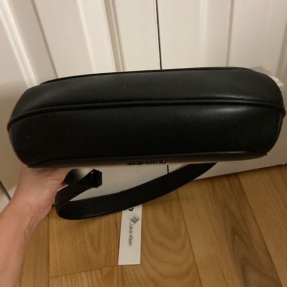 Calvin Klein Shoulder Bag - Picture 8 of 8